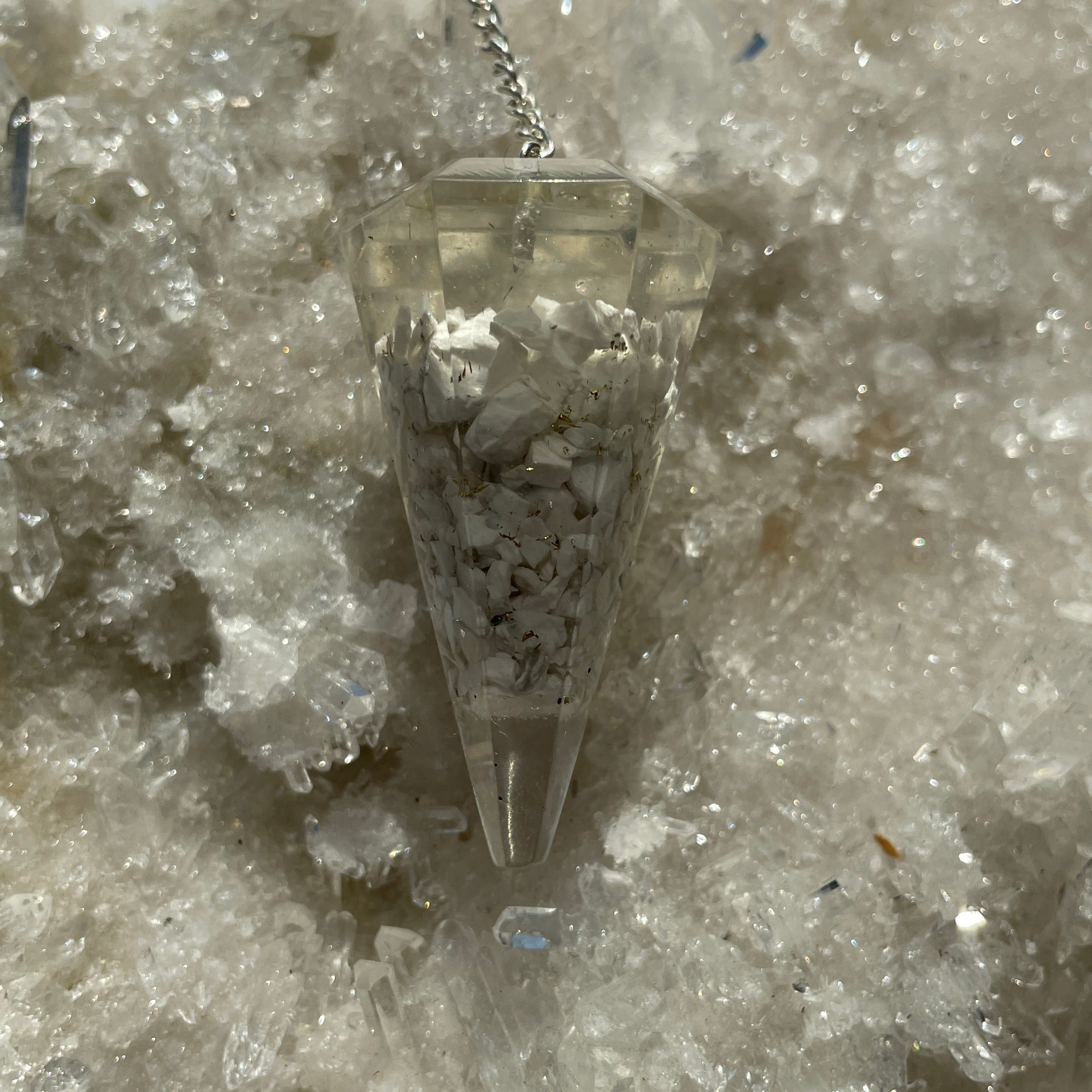 Orgonite Faceted Pendulum - Howlite Orgonite Faceted Pendulum - Howlite